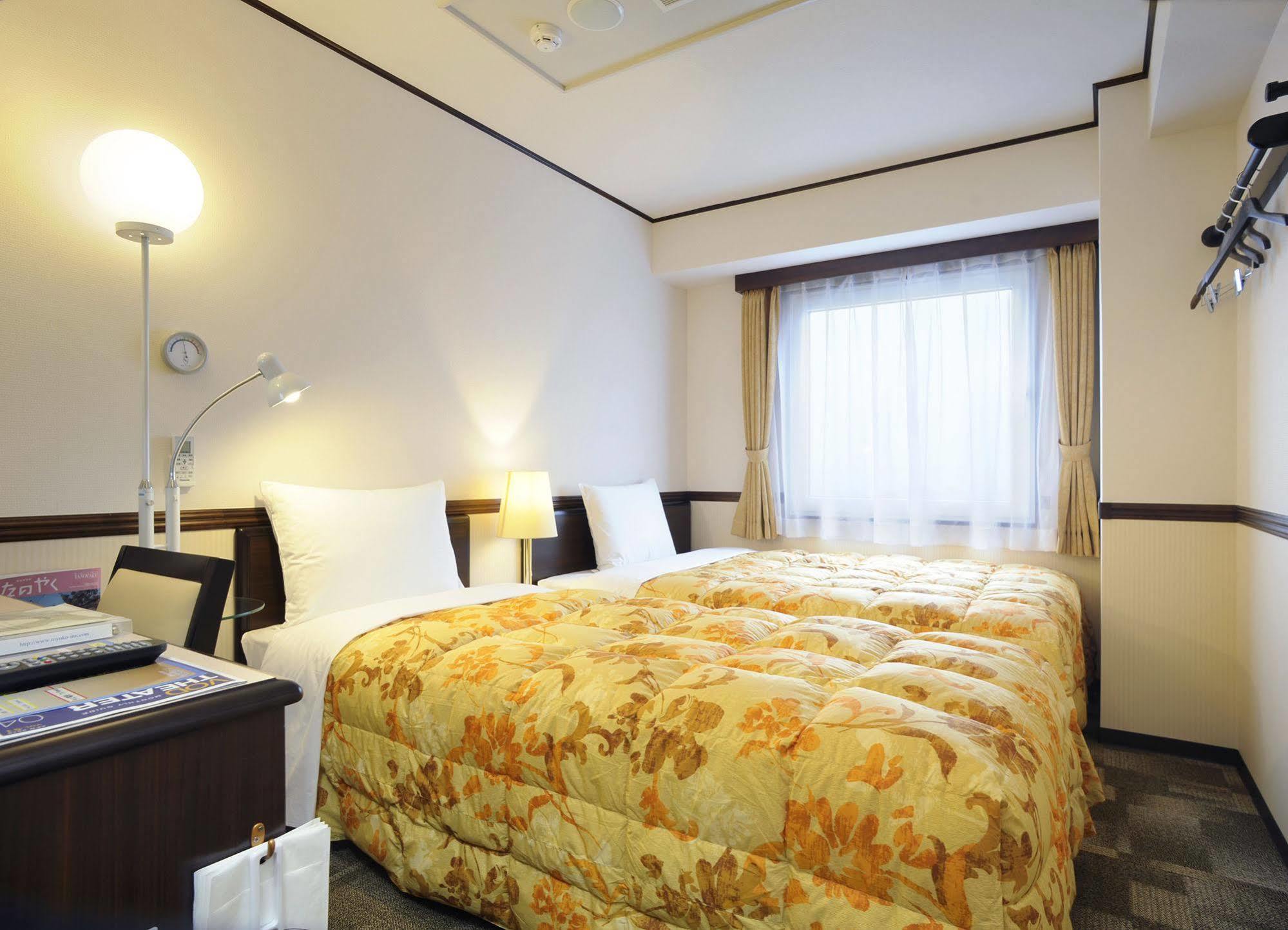 Toyoko Inn Kokura-Eki Minami-Guchi Kitakyushu Ngoại thất bức ảnh
