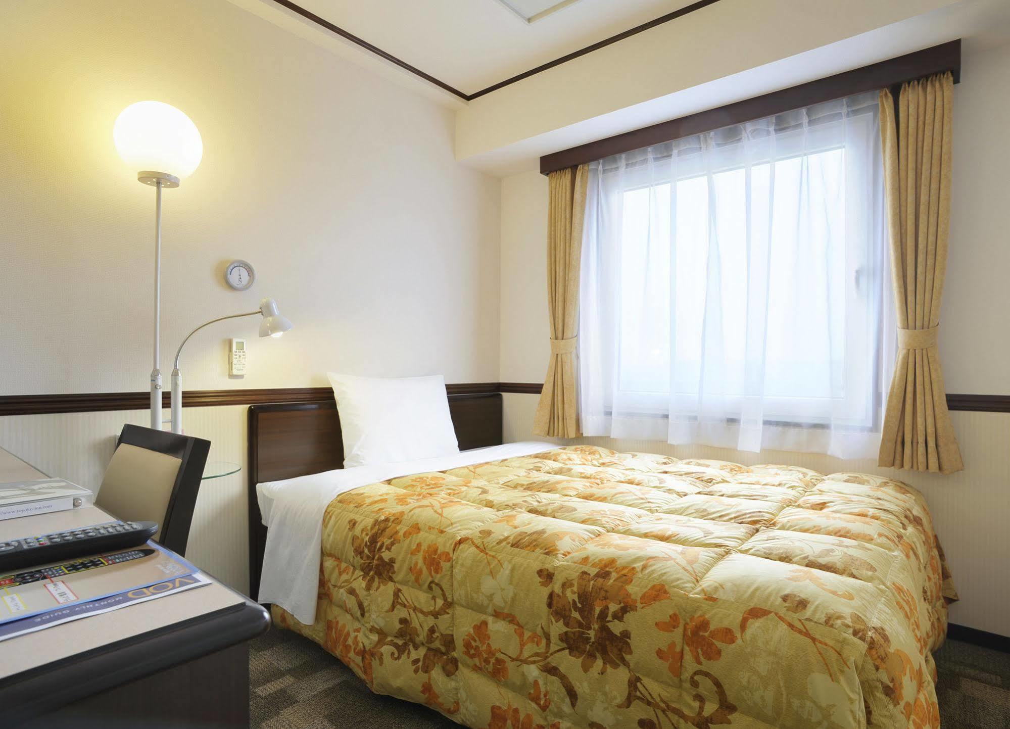 Toyoko Inn Kokura-Eki Minami-Guchi Kitakyushu Ngoại thất bức ảnh