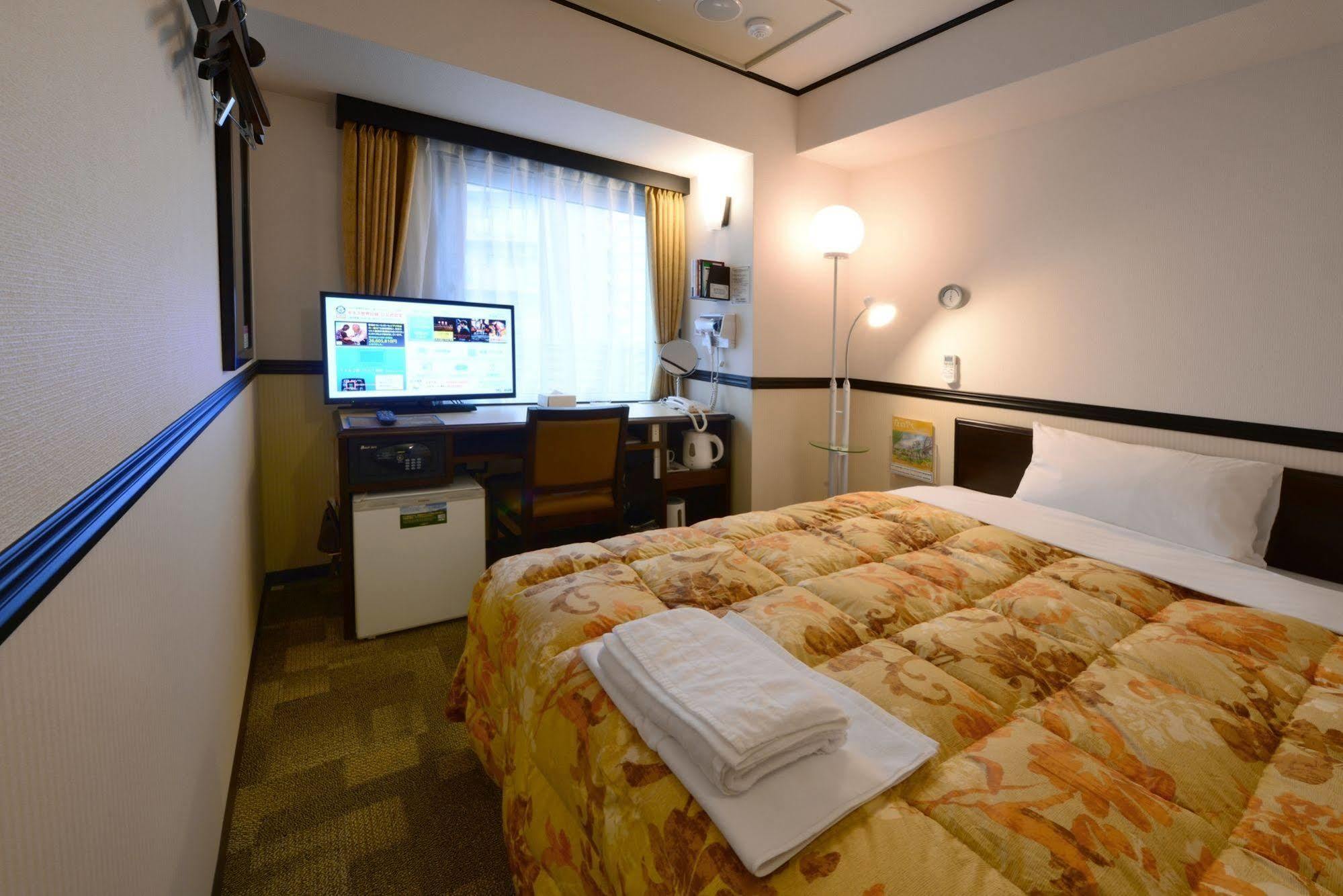 Toyoko Inn Kokura-Eki Minami-Guchi Kitakyushu Ngoại thất bức ảnh
