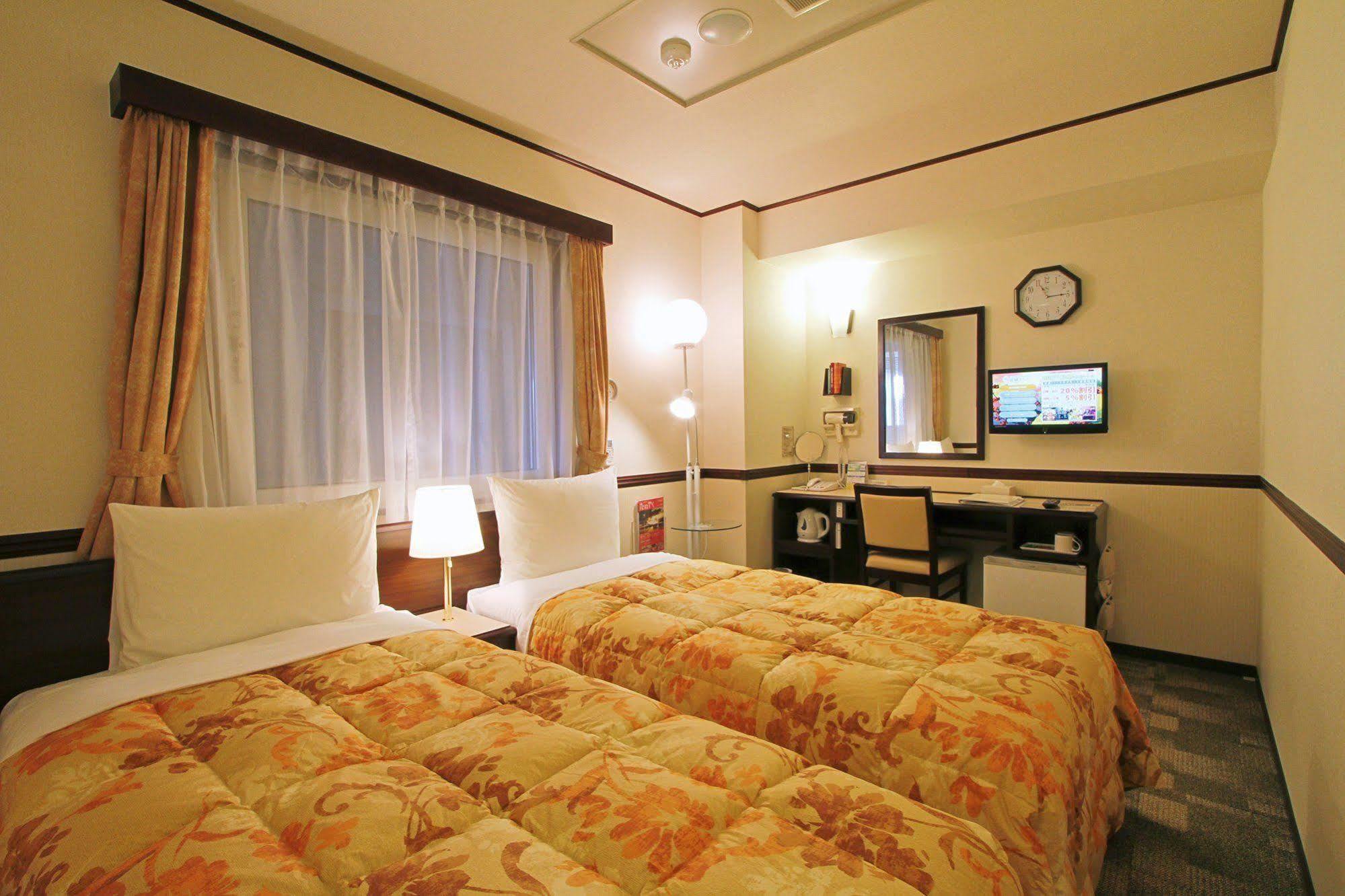 Toyoko Inn Kokura-Eki Minami-Guchi Kitakyushu Ngoại thất bức ảnh